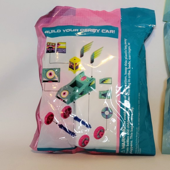 Wendy's Square Cup Derby Kids Meal Toys 2021. Lot Of 2. New. - Picture 4 of 7